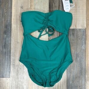 Time and Tru Kelly green One Piece Swimsuit with Cutout
